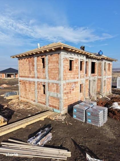 Casă cu 5 camere cu Teren 306 Mp în Șura Mică