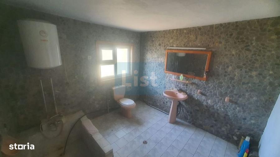 Casă cu 4 camere în Schela