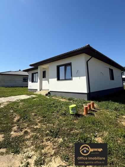 Casă cu 4 camere cu Teren 500 Mp în Recea