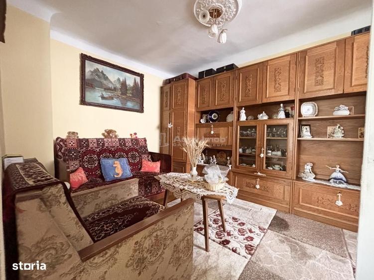 Casă cu 3 camere cu Teren 500 Mp în Central