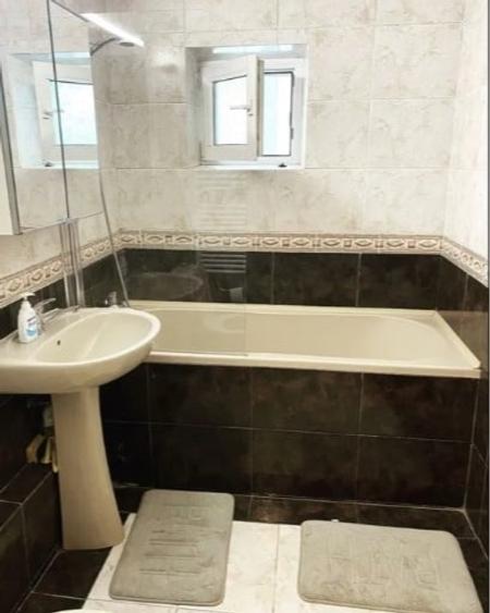 Apartament cu 3 camere semidecomandat, mobilat în Nerva Traian
