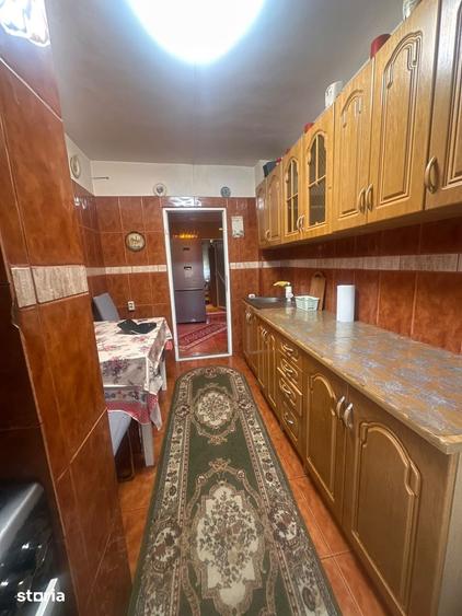 Apartament cu 4 camere decomandat în Central