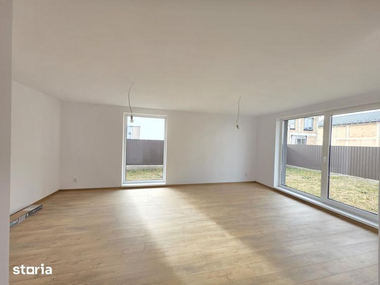 Casă cu 4 camere cu Teren 300 Mp în Sânpetru