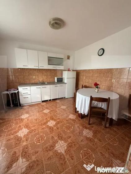 Casă cu 4 camere cu Teren 1287 Mp în Curtești