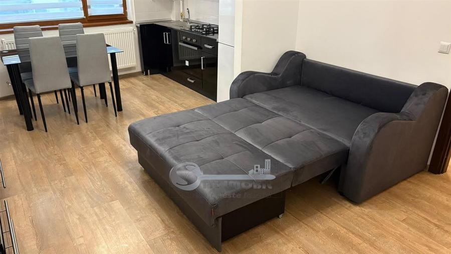 Apartament cu 2 camere semidecomandat, mobilat în Central