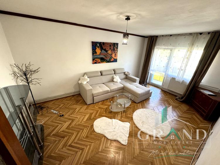 Apartament cu 3 camere decomandat, mobilat în Zorilor