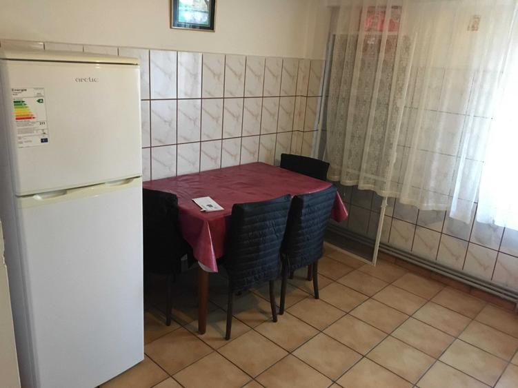 Apartament cu 2 camere semidecomandat în 5 Călărasi