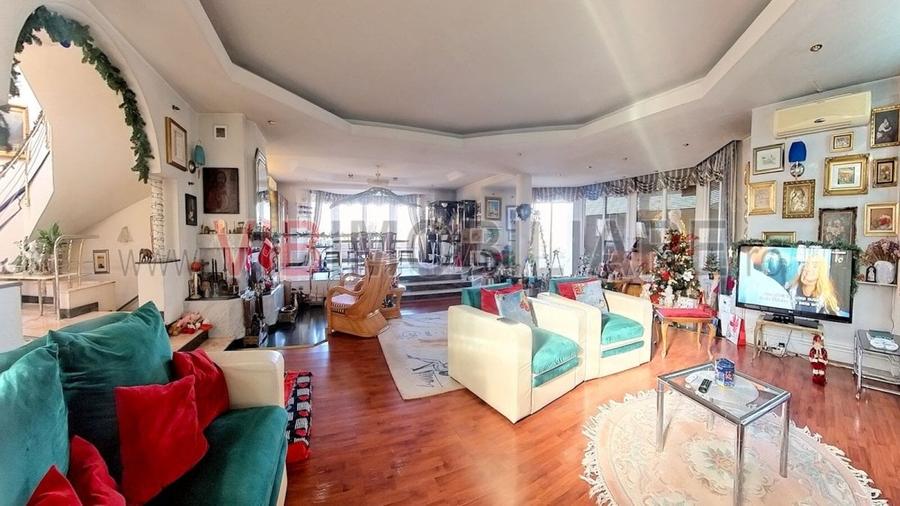 Casă cu 5 camere cu Piscina în Dămăroaia