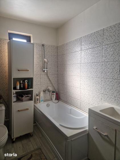 Casă cu 4 camere cu Teren 870 Mp în Mărăcineni