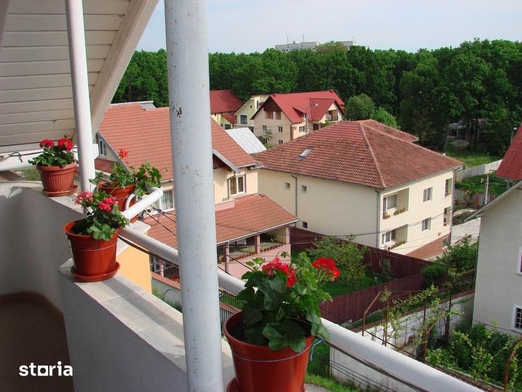 Casă cu 9 camere cu Teren 986 Mp în Găvana