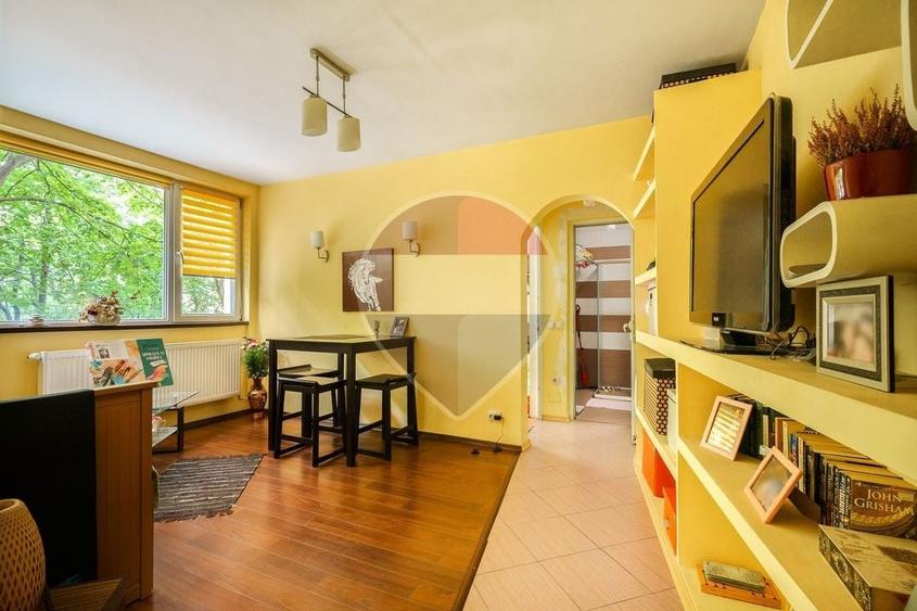 Apartament cu 3 camere semidecomandat, mobilat în Drumul Taberei