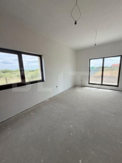 Casă individuală cu 4 camere cu Teren 284 Mp în Plopi