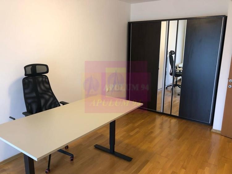 Apartament cu 3 camere decomandat, mobilat în P-ța Alba Iulia