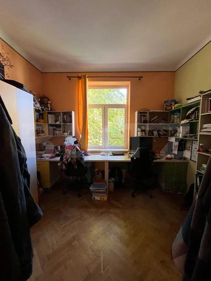 Apartament cu 3 camere semidecomandat în Est
