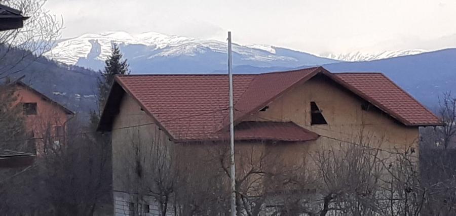 Casă cu 10 camere cu Canalizare în Vest