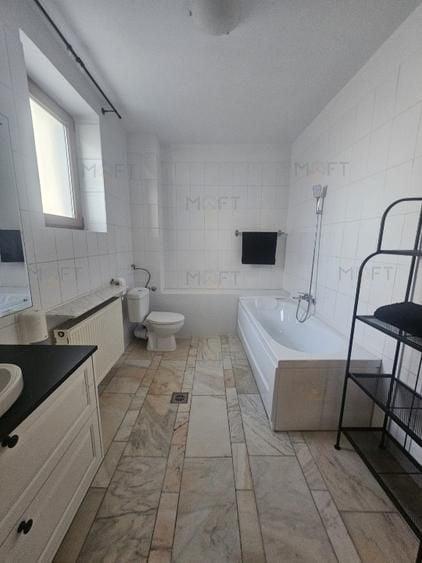 Casă individuală cu 5 camere cu Canalizare în Herăstrău