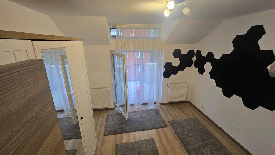 Apartament cu 3 camere decomandat în Barbu Văcărescu