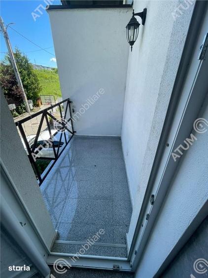 Casă cu 4 camere decomandat cu Teren 200 Mp în Roșia