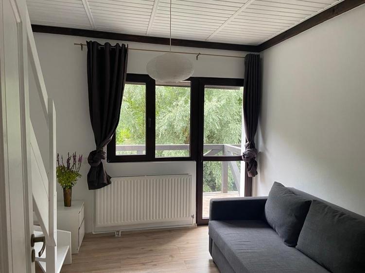 Casă individuală cu 12 camere cu Teren 3500 Mp în Exterior Vest