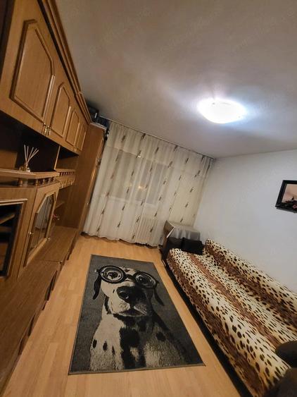 Apartament cu 2 camere semidecomandat în Podu Roș