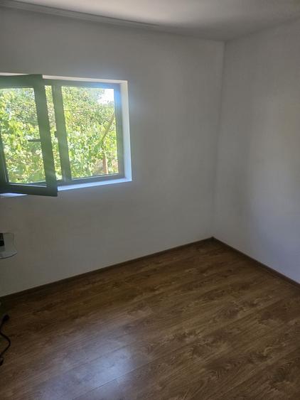 Casă cu 4 camere în Cireșanu