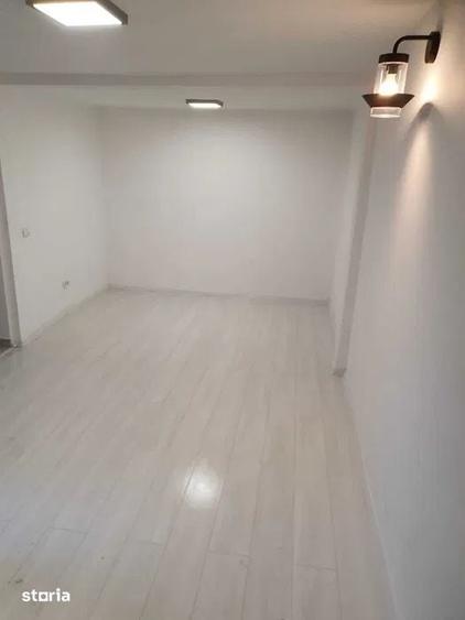 Casă cu 4 camere decomandat cu Teren 16.5 Mp în Gara de Nord