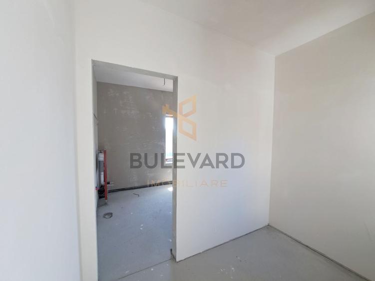 Duplex cu 4 camere cu Canalizare în Florești