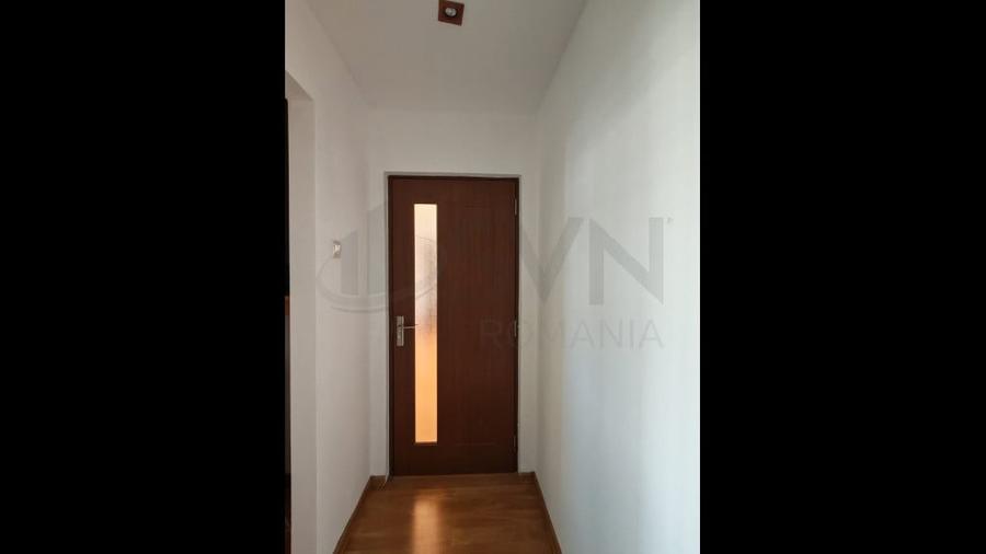 Apartament cu 3 camere semidecomandat în Timișoara