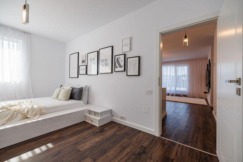 Penthouse cu 2 camere semidecomandat, mobilat în Aradului