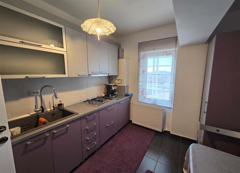 Apartament cu 2 camere decomandat, mobilat în Universității
