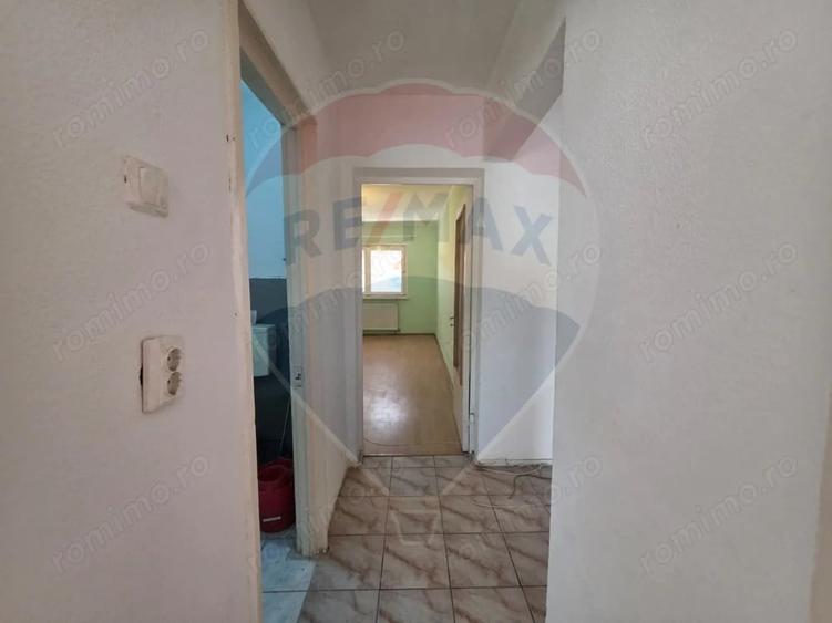 Apartament cu 2 camere decomandat în Vitrometan