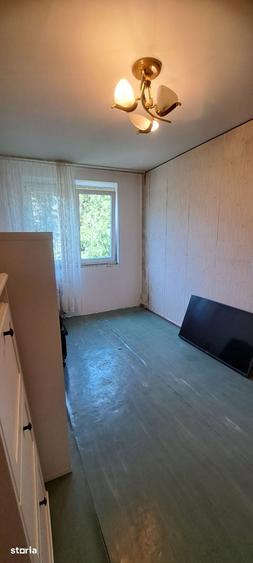 Apartament cu 4 camere decomandat în Ozana