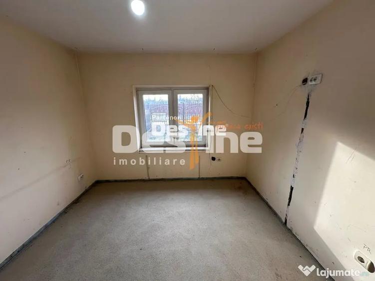Casă cu 3 camere cu Teren 450 Mp în Central