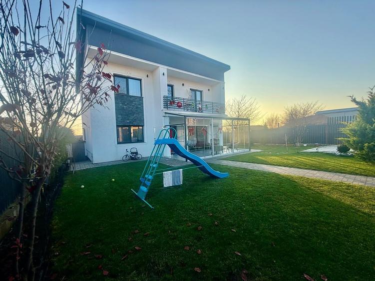 Casă cu 4 camere cu Teren 360 Mp în Valea Lupului
