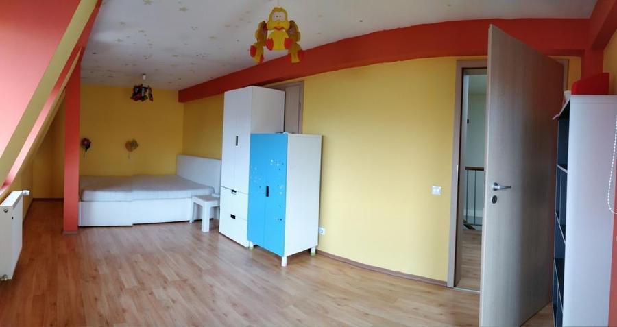 Apartament cu 4 camere decomandat, mobilat în Între Lacuri