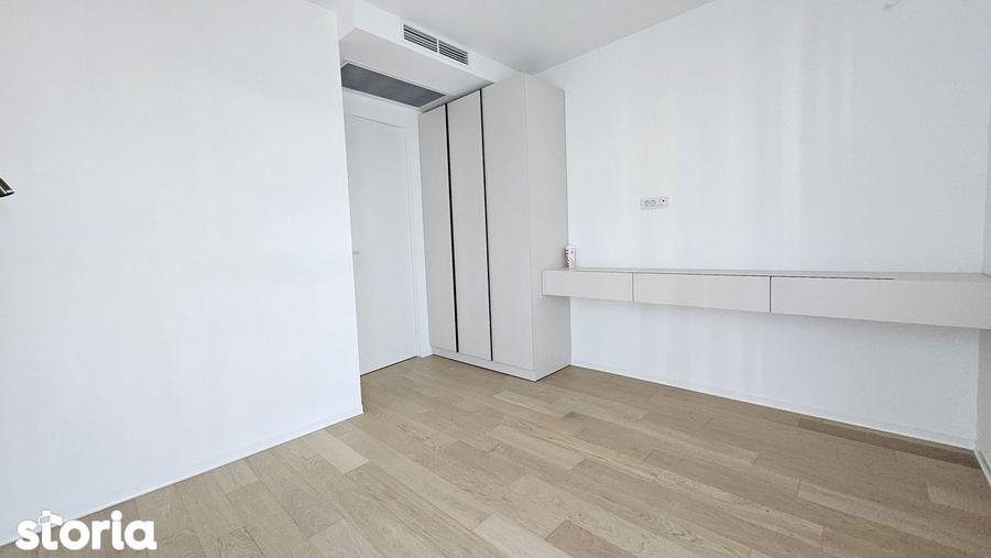 Apartament cu 3 camere, mobilat în Tei