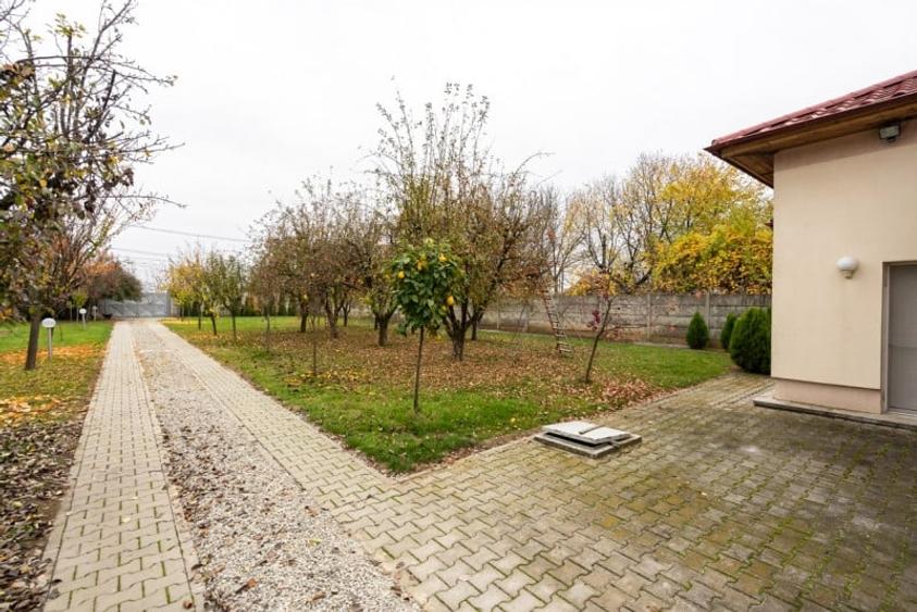 Casă individuală cu 7 camere cu Garaj în Săftica