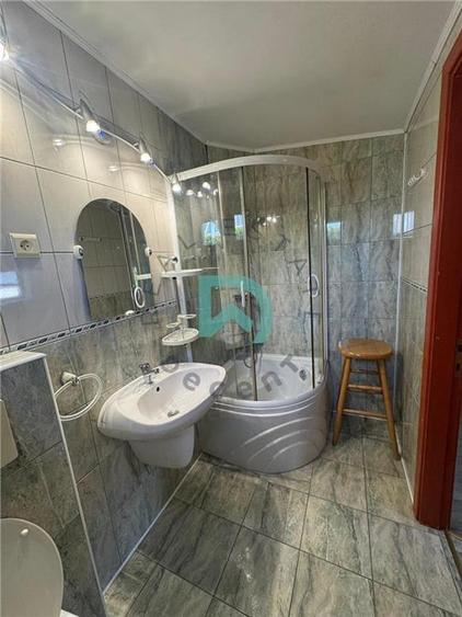 Garsonieră decomandată în Brașovul Vechi