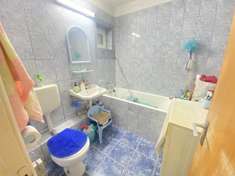 Apartament cu 3 camere decomandat, mobilat în Rahova