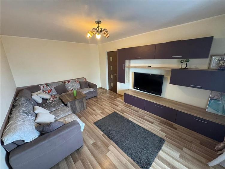 Apartament cu 3 camere decomandat în Ultracentral
