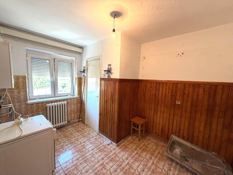 Apartament cu 2 camere semidecomandat în Cugir