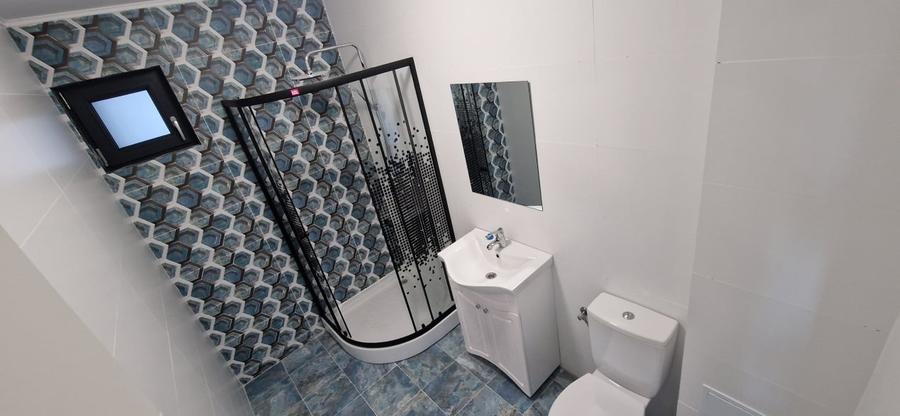Apartament cu 3 camere decomandat în Exterior Est