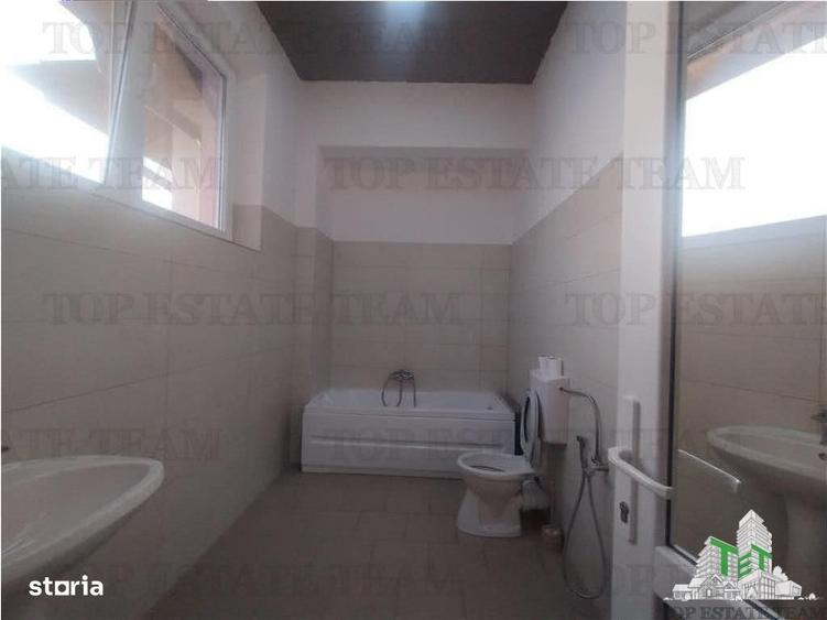 Spațiu comercial, de 520 mp, în Cățelu