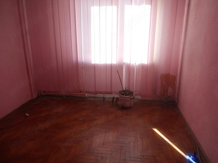 Apartament cu 3 camere decomandat în Dărmănești