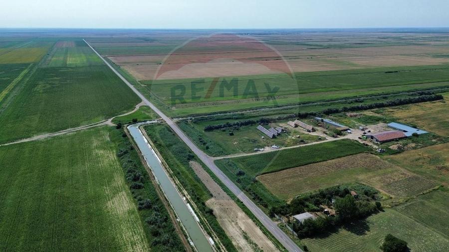 Teren agricol extravilan de 1486280 mp, în Măicănești
