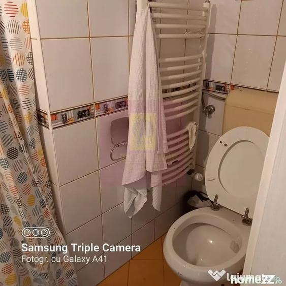 Apartament cu 5 camere semidecomandat în Mitropolie