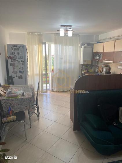 Apartament cu 3 camere decomandat în Recea