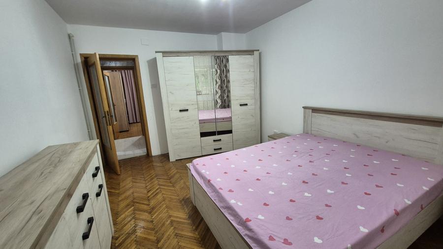 Apartament cu 3 camere decomandat în Țiglina 1