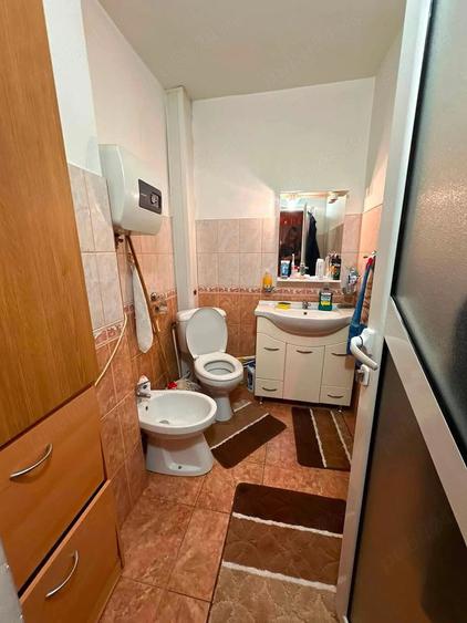 De vanzare apartament cu 4 camere, 2 bai si 2 balcoane, mobilat si utilat, etaj intermediar - 4