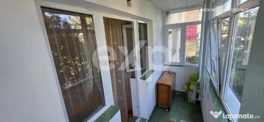 Apartament cu 2 camere semidecomandat în Micro 11
